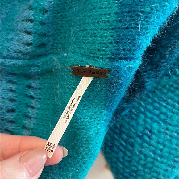 Free people blue alpaca cropped sweater - Picture 6 of 6